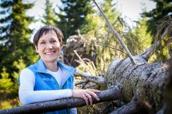 Nationalparkleiterin Ursula Schuster lädt alle Interessierten am Samstag, 3. August, zu einer Wanderung zum Thema „Waldentwicklung am Großen Falkenstein“ ein.  (Foto: Nationalpark Bayerischer Wald)