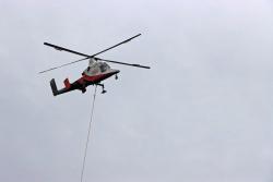 Am 24. September ist unterm Rachel ein Helikopter im Einsatz. Foto: Archiv