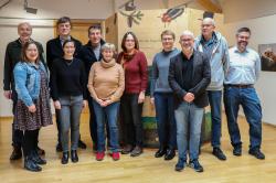 Traf sich zum jährlichen Austausch in Spiegelau, die Fahrtziel Natur-Trägergruppe: (v. l.) Hartwig Löfflmann (Naturpark Bayerischer Wald), Elisabeth Unasch (Arberland Tourismus), Prof. Dr. Thomas Schempf (Ilztalbahn), Veronika Eisch (Lkr. Regen/GUTi), Günter Reimann (Tourismusverband Ostbayern), Christina Wibmer (Lkr. Regen/GUTi), Elke Ohland und Teresa Schreib (Nationalparkverwaltung), Robert Kürzinger (Ferienregion), Reinhard Wolf (Lkr. Freyung-Grafenau), Alois Grohbauer (Nationalpark-Partner). (Foto: Nationalpark Bayerischer Wald)